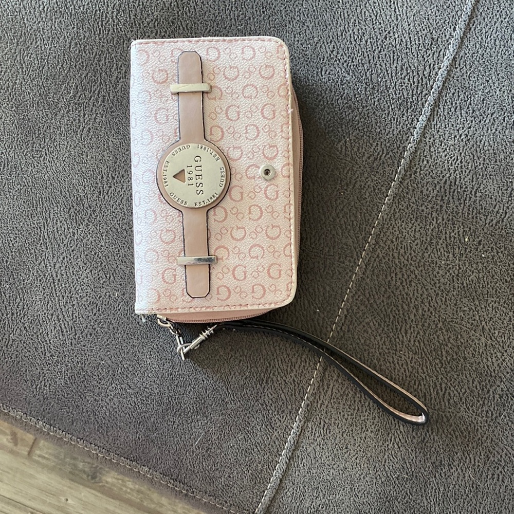 Guess wallet